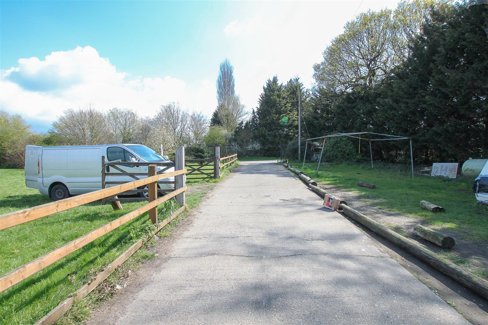 Stapleford Road, Stapleford Abbotts, Romford Keith Ashton